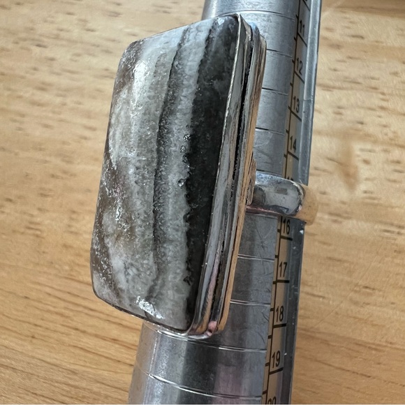 New Zebra Agate Lace Calcite Silver Overlay Ring Size 7.25 - Picture 2 of 6